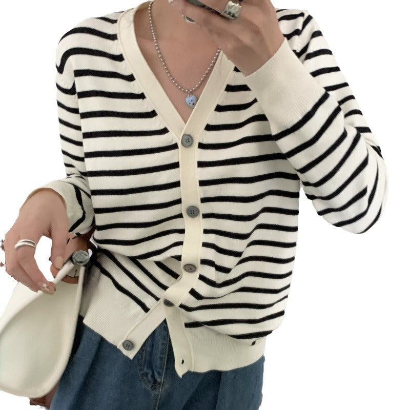 Women's knitted jacket with trendy striped pattern and classic V-neck Lune London
