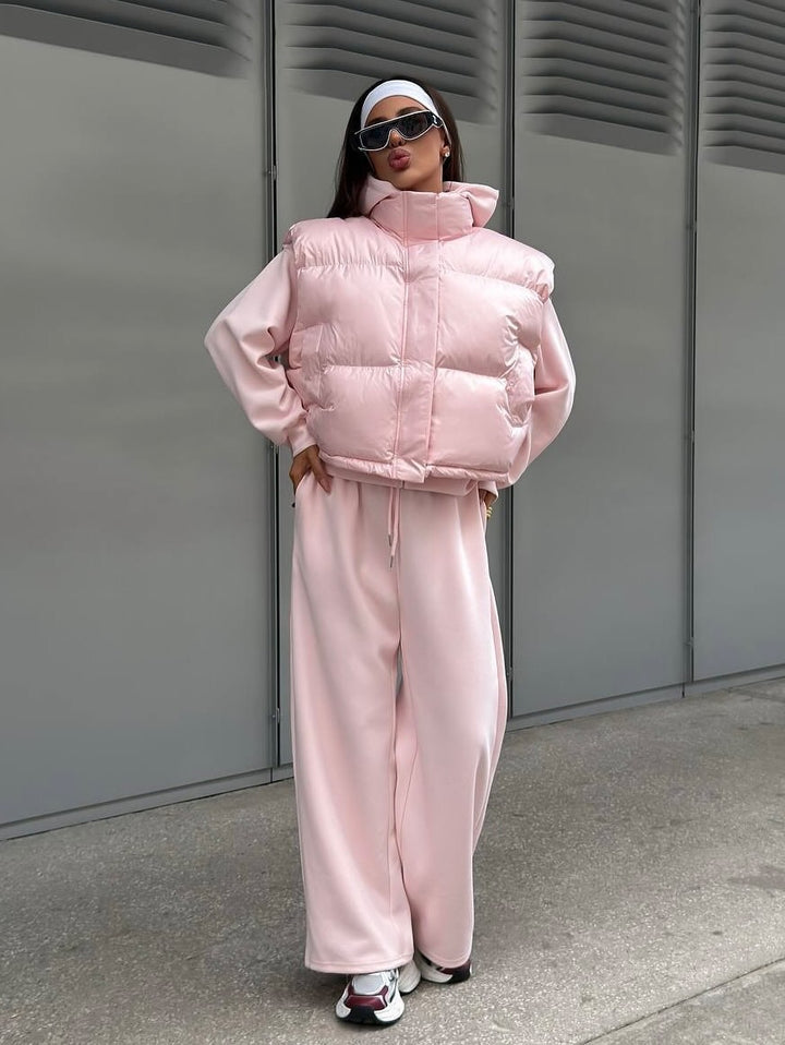 Dames stylé doudoune avec capuche et pantalons amples décontractés Chic & Stil