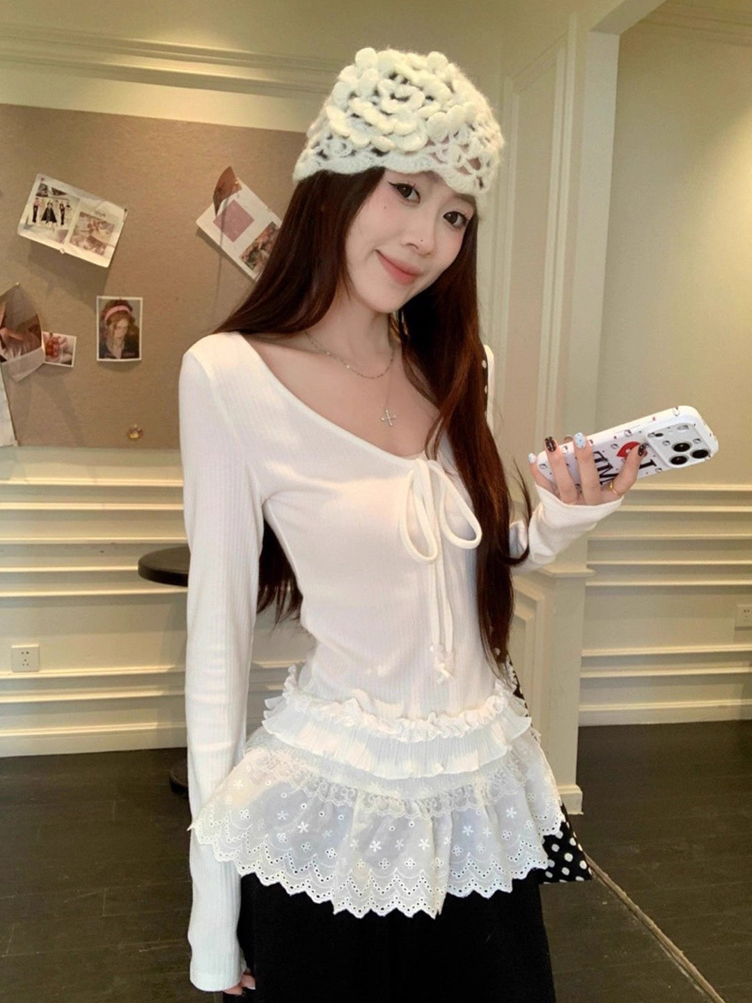 Women's elegant long sleeve shirt with ruffle details and adjustable neckline Chic & Stil