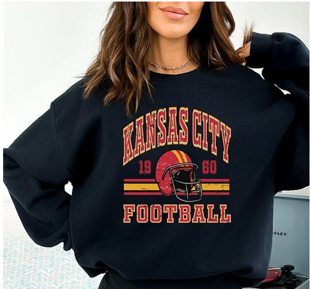 Women Oversized Sweatshirt with nostalgic football motif Chic & Stil