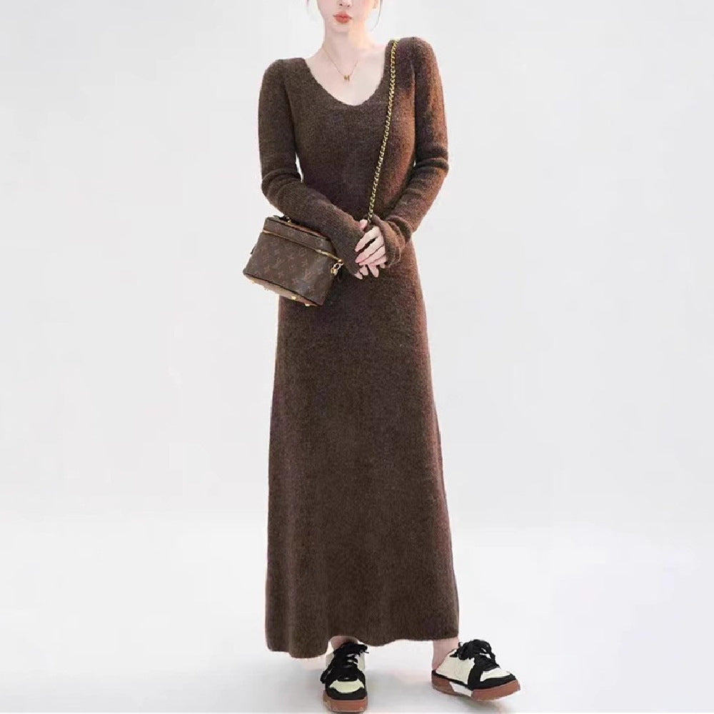 Robe tricotée pour femme avec décolleté en V profond et coupe ajustée Chic & Stil