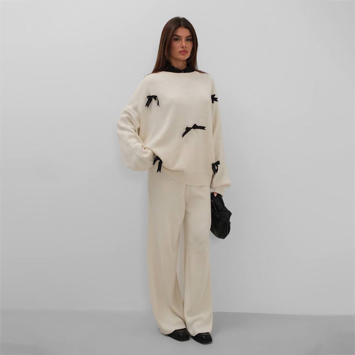 Comfortable knit outfit for women with high-quality applications Lune London