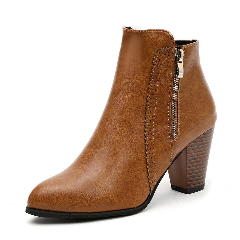 Elegant women's boots with trendy zipper and comfortable block heel Lune London
