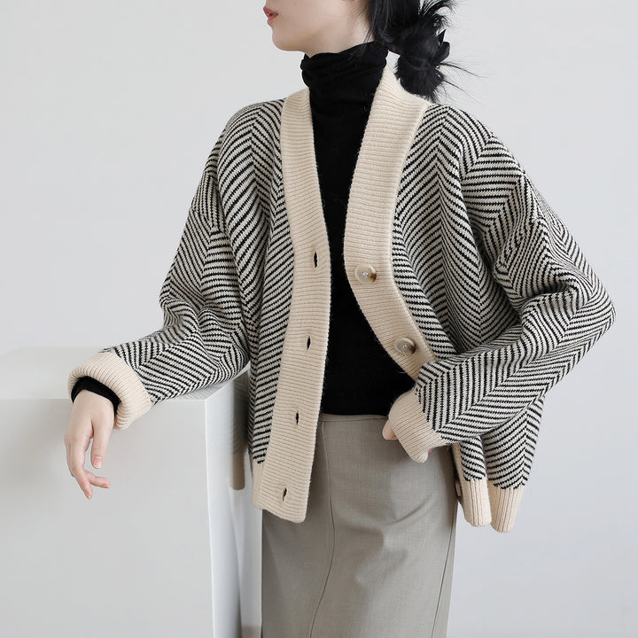 Gilet à la mode pour femmes avec motif en zigzag et boutons élégants Chic & Stil