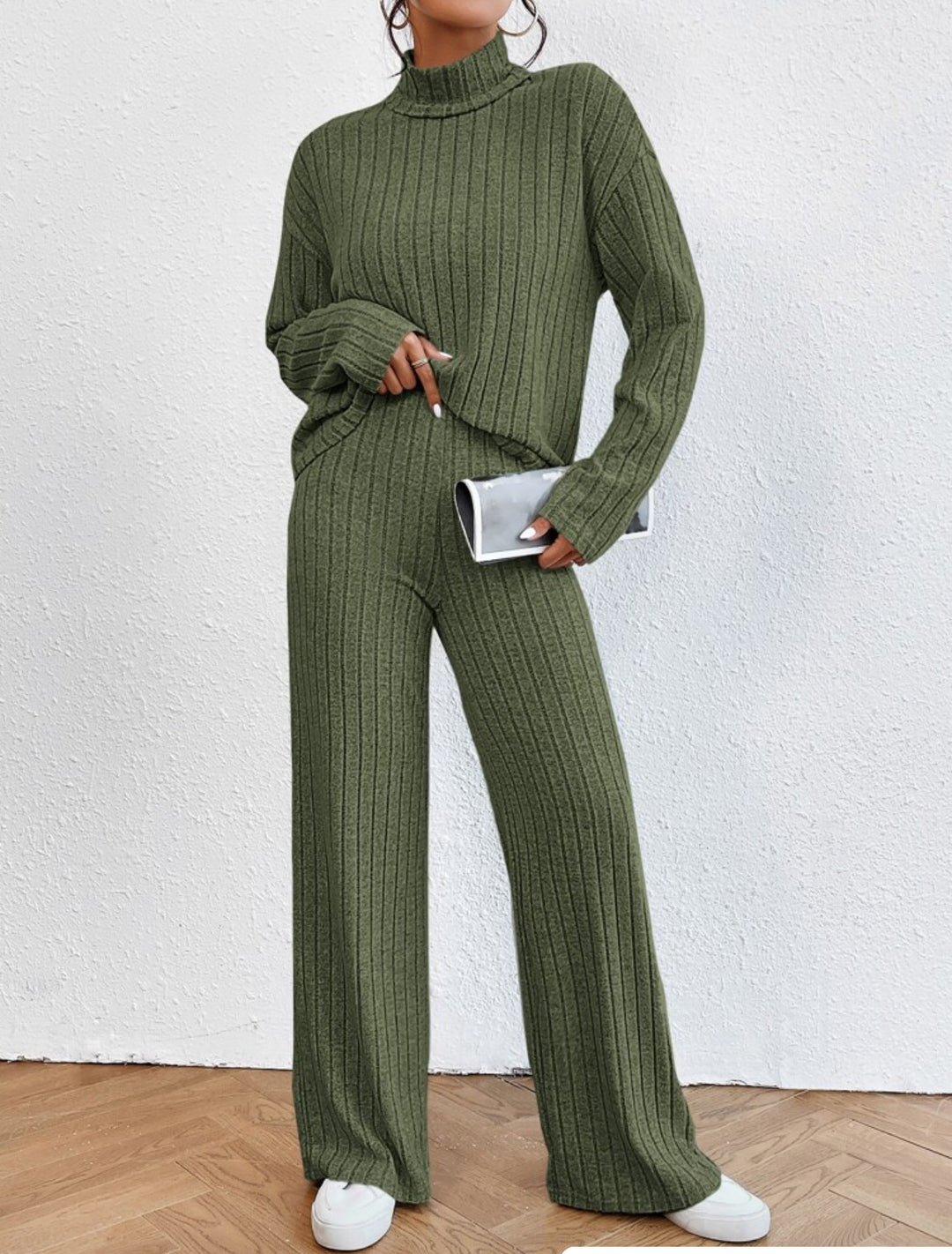 Ladies' set in fine soft knit with turtleneck Lune London