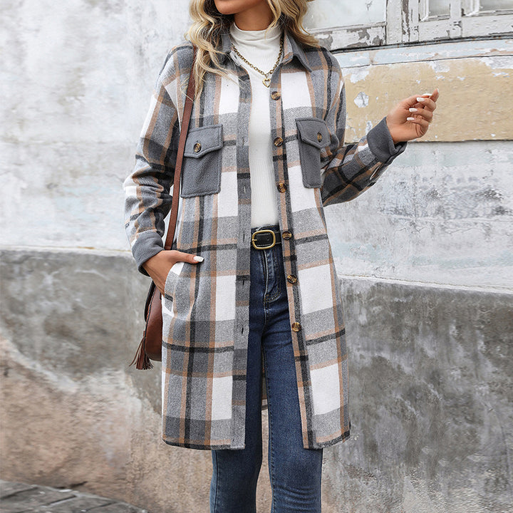 Flannel plaid jacket for women with patch pockets and button closure Lune London