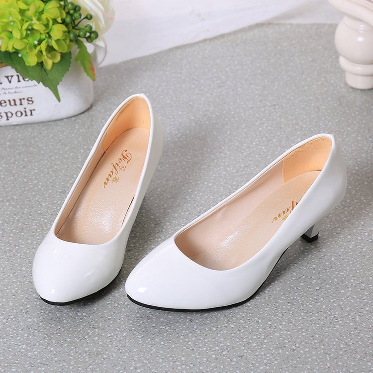 Women Elegant and Timeless Pumps Lune London