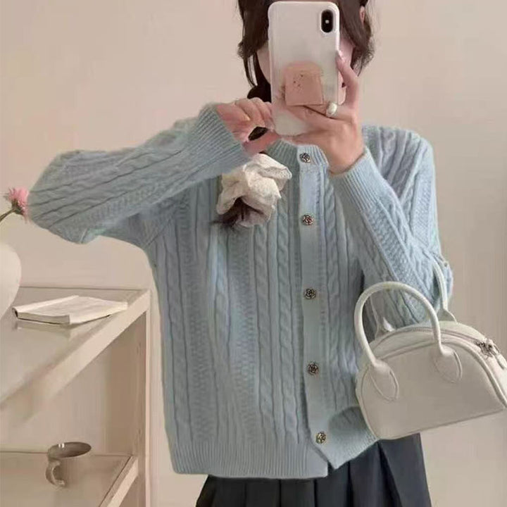 Cardigan élégant pour femmes avec motif en jambes et boutons décoratifs Chic & Stil