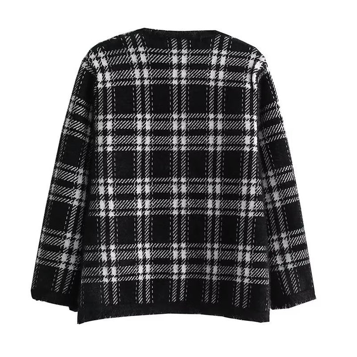 Long women's jacket with plaid patterns and elegant button details Lune London