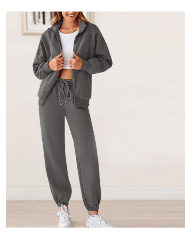 Women's sporty hoodie set with high collar Lune London