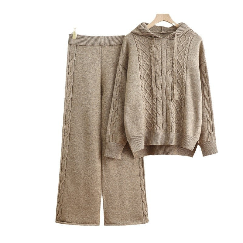Lune London casual knitted loungewear set for women with hood and wide legs