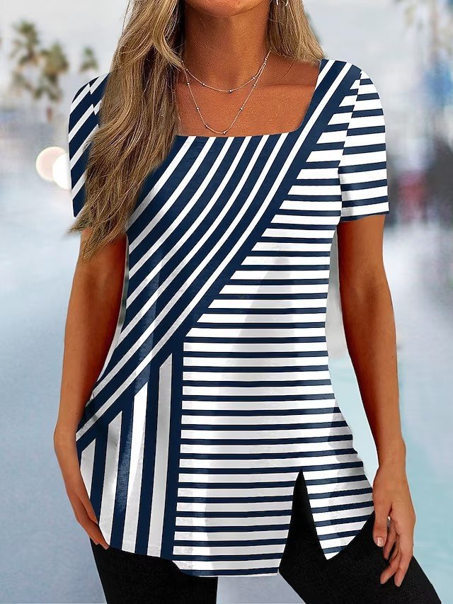 Women’s tunic with a modern diagonal stripe pattern and elegant opening details Chic and Style