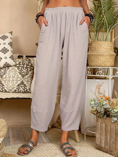 Comfortable summer pants for women with elastic waist and practical side pockets Lune London