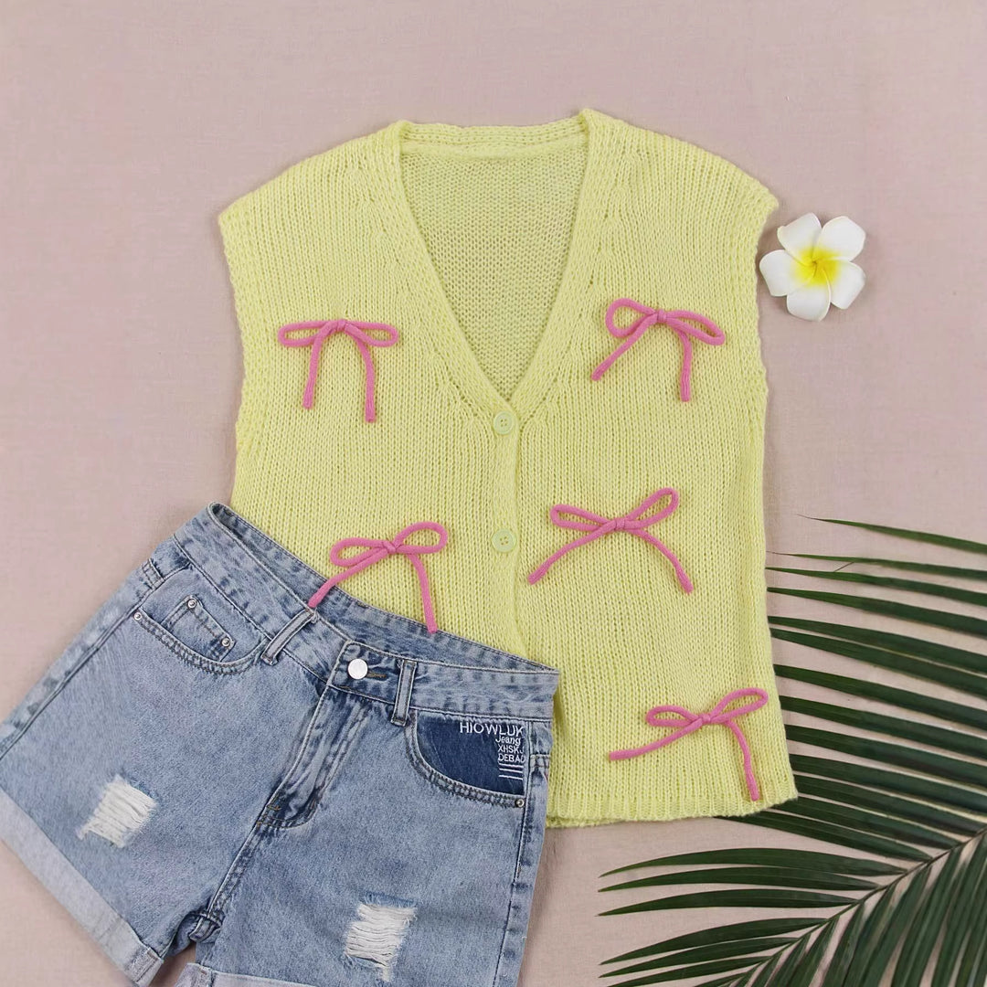 Cardigan pour femmes avec des détails de nœuds ludiques Chic & Stil
