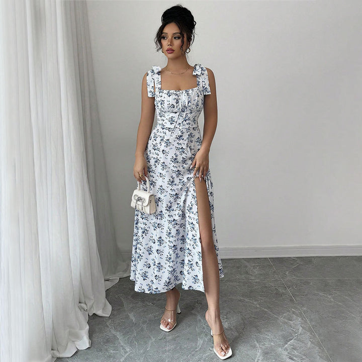 Robe maxi pour femmes avec motif floral et fente flatteuse Chic & Stil