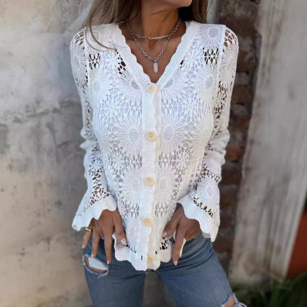Cardigan en crochet pour femmes avec design floral et fermeture à bouton Chic & Stil