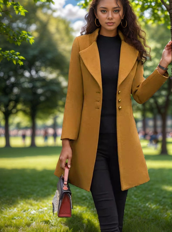 Elegant and fitted trench coat for women with textured fabric Lune London
