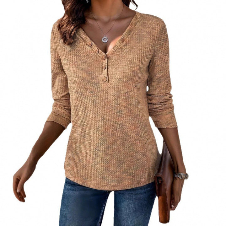 Casual waffle-textured top for women with decorative buttons Lune London