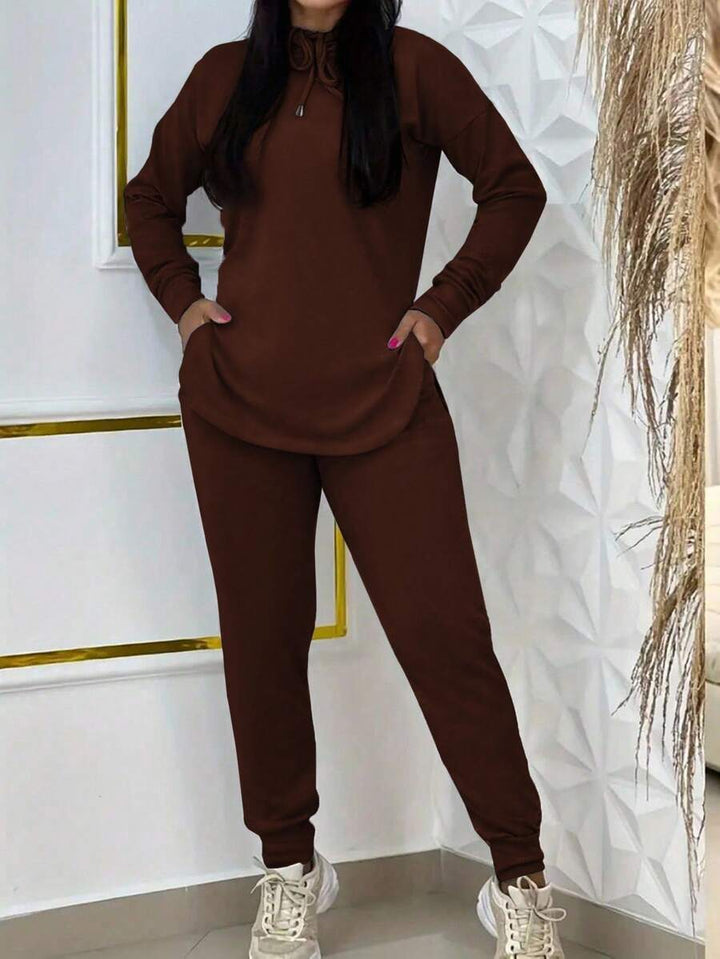 Ensemble lounge sportif pour femmes avec capuche et poches pratiques Chic & Stil