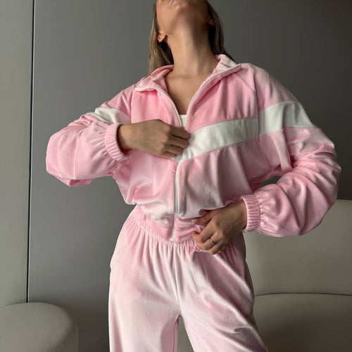 Women's fleece sportswear with practical pockets and full zipper Lune London