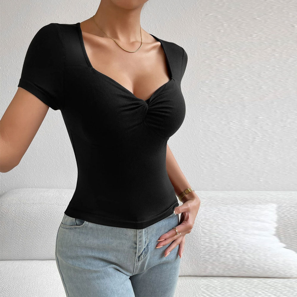 T-shirt ajusté pour femmes avec décolleté en forme de cœur et manches courtes Chic & Stil