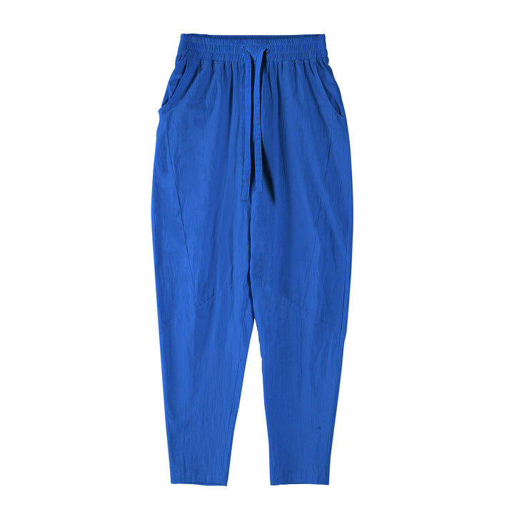 Light casual pants for men with elastic waist and practical side pockets Lune London