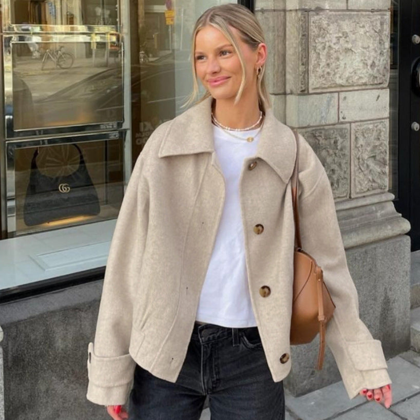 Lightweight fabric jacket for women in a relaxed oversized fit Lune London