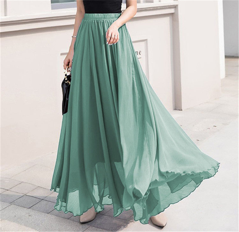 Long and flowing skirt for women with elastic waist and floating hem Lune London
