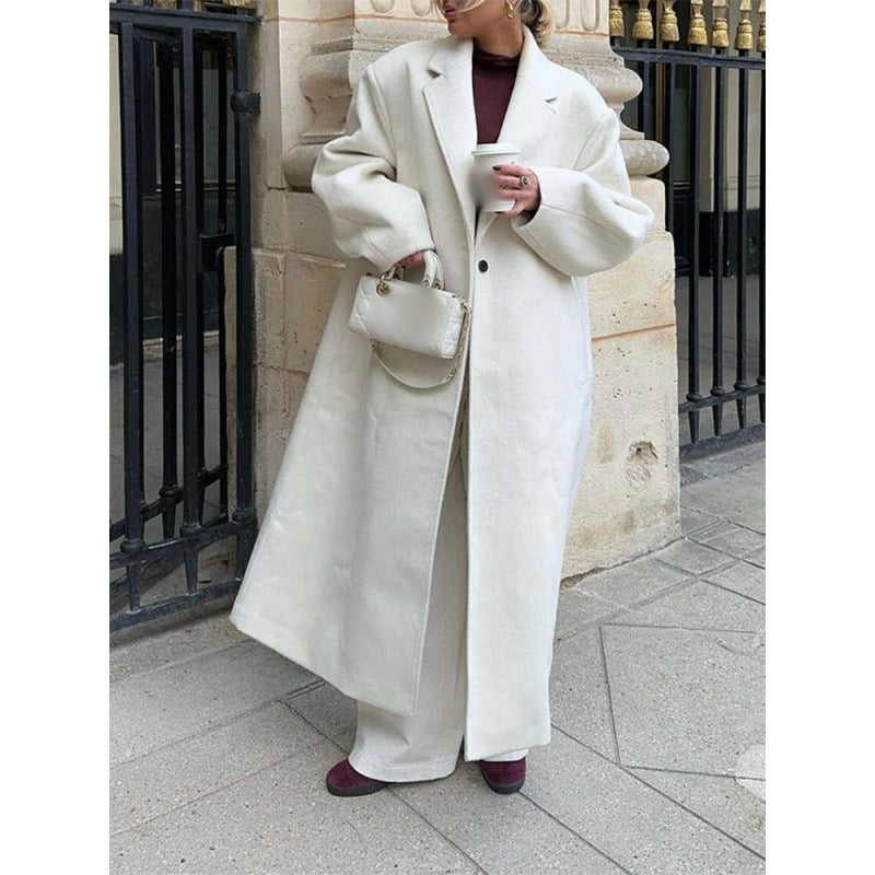 Ladies elegant maxi wool coat with minimalist design Lune London