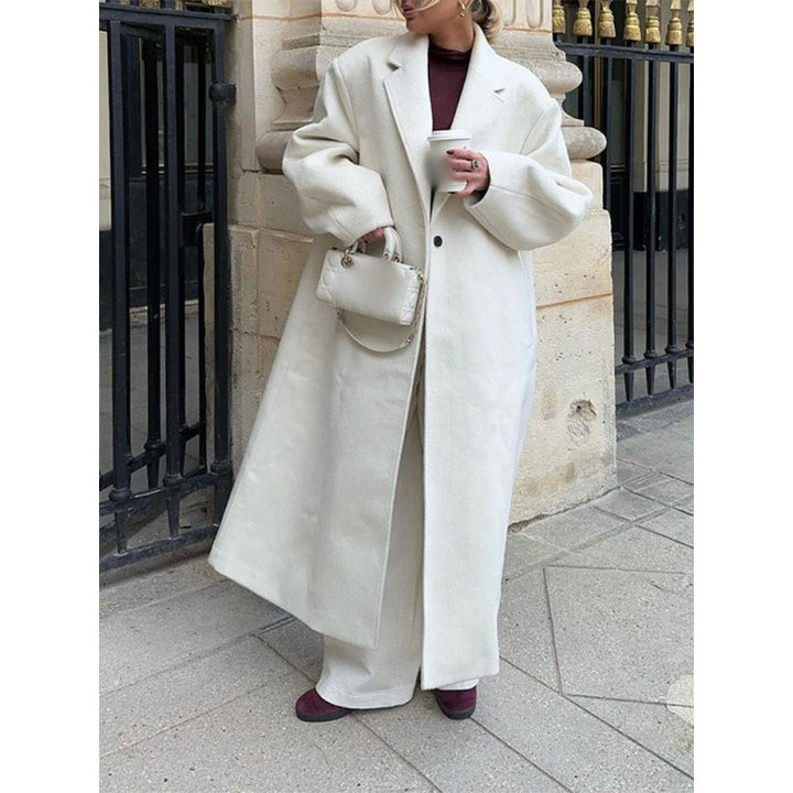 Ladies elegant maxi wool coat with minimalist design Lune London