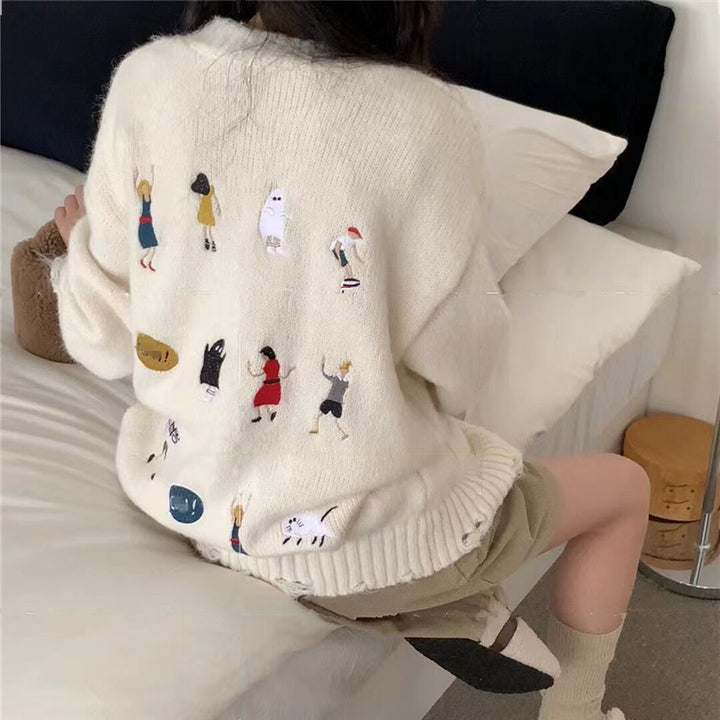 Ladies Thick Cardigan with practical pockets and Chic and Stylish button details