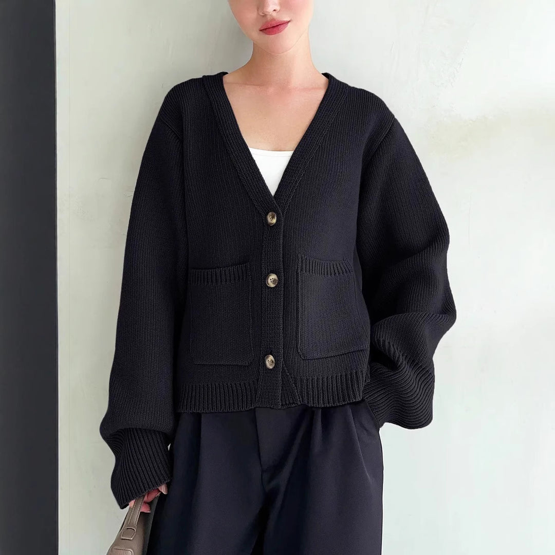 Ladies cardigan with wide sleeves and practical pockets Lune London