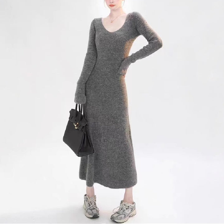 Robe tricotée pour femme avec décolleté en V profond et coupe ajustée Chic & Stil