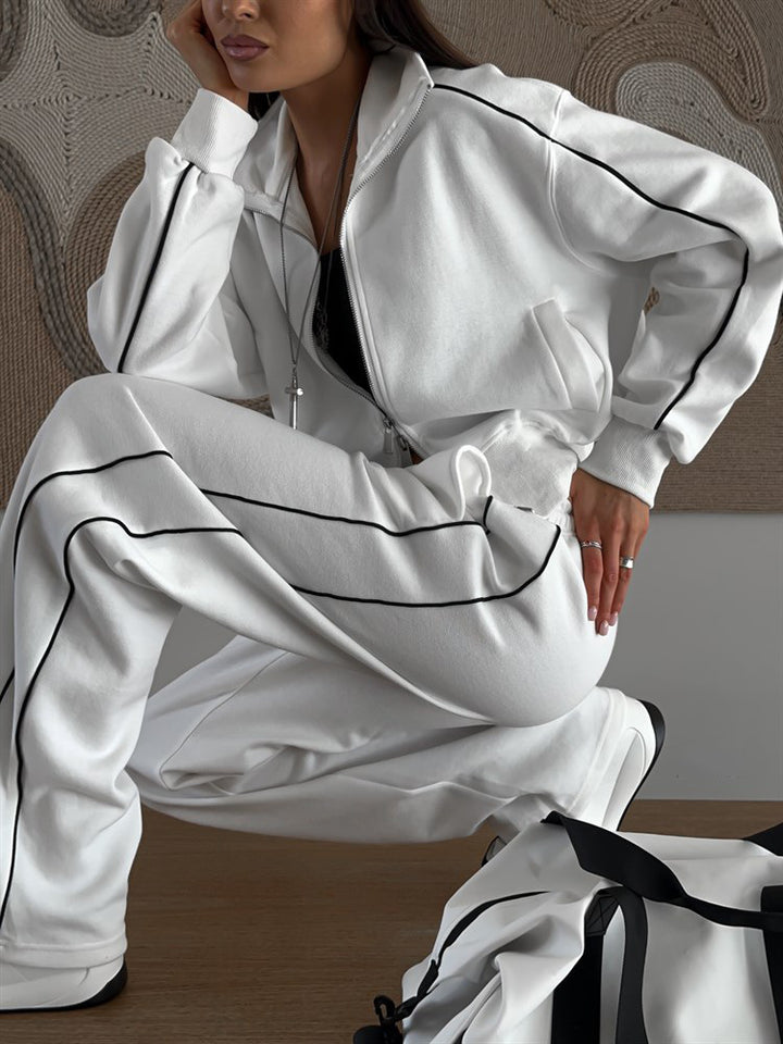 Lady casual tracksuit with contrasting zipper and elastic cuffs Lune London