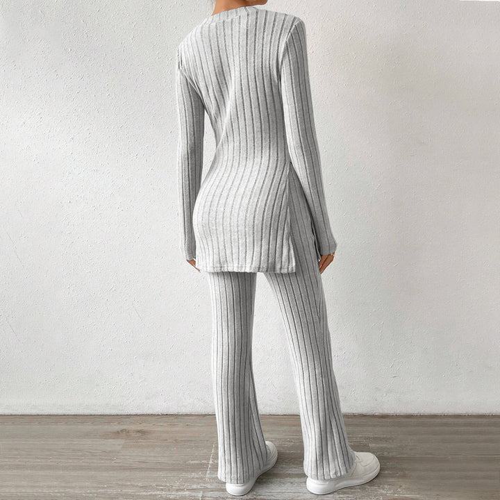 Costume tricot femme avec manches longues élégantes et coupe à la mode Chic & Stil