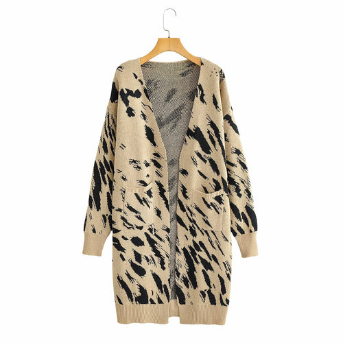 Ladies chunky knit cardigan with trendy leopard print and practical pockets Lune London