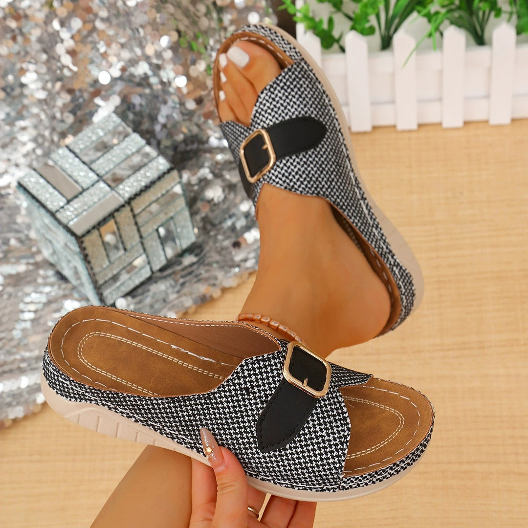 Women's strappy sandals with a trendy houndstooth pattern and an adjustable strap Lune London
