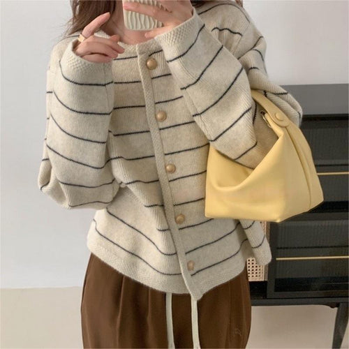 Ladies comfortable cardigan with fine stripes and practical pockets Lune London