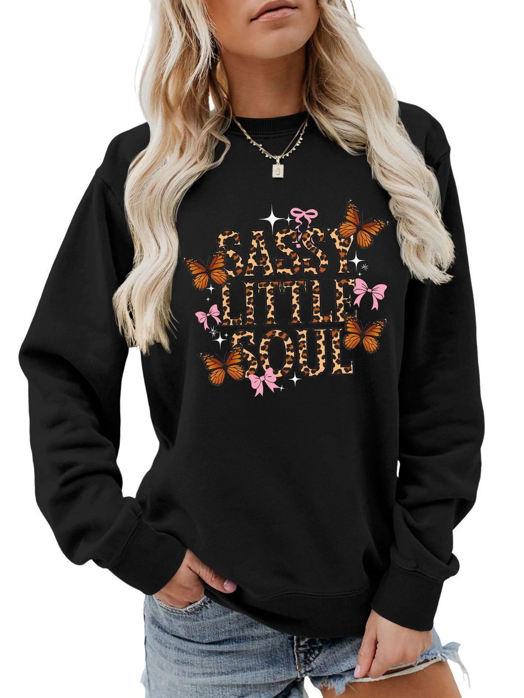 Sweatshirt pour femmes avec design de papillon artistique Chic & Stil