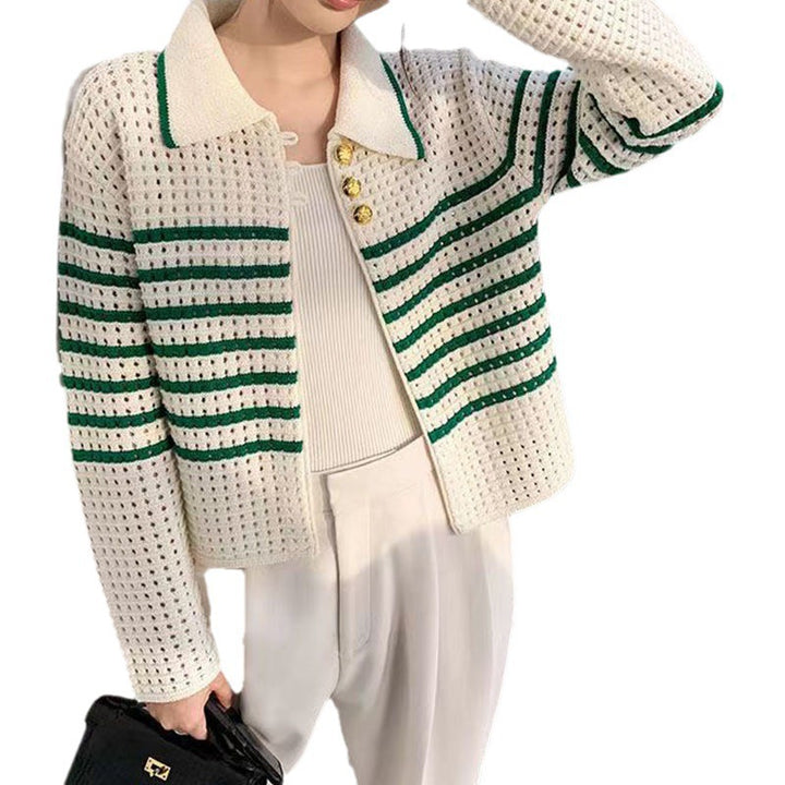 Cardigan féminin à la mode avec des boutons décoratifs et un motif rayé Chic & Stil