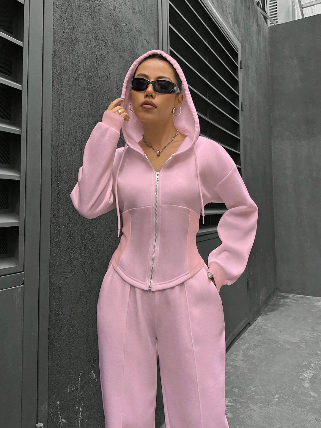 Ladies trendy zip hoodie with fitted cut Lune London