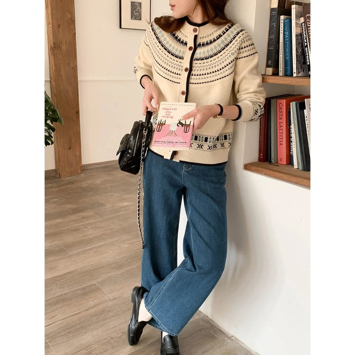 Ladies stylish cardigan with traditional pattern Chic & Stil