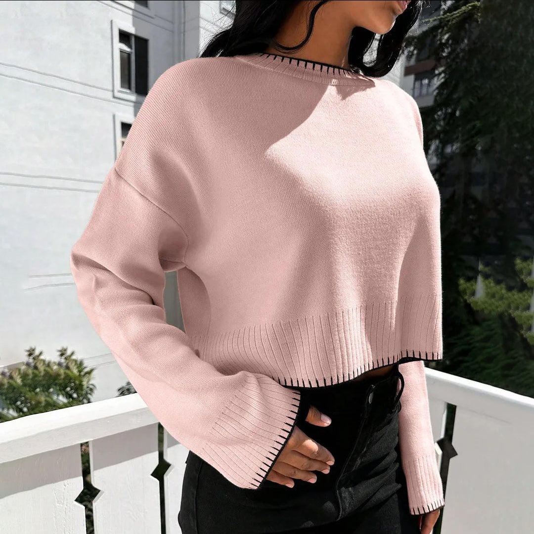 Short casual sweater for women with a fine ribbed texture and a loose fit Lune London