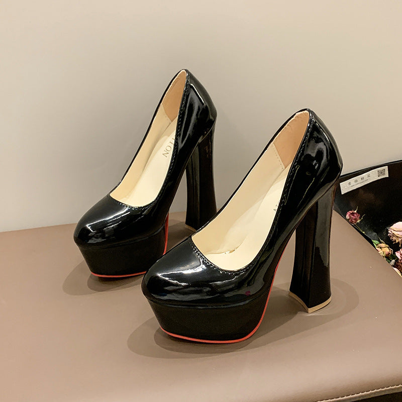 Platform pumps for women with a sleek shiny look and a sturdy platform Lune London