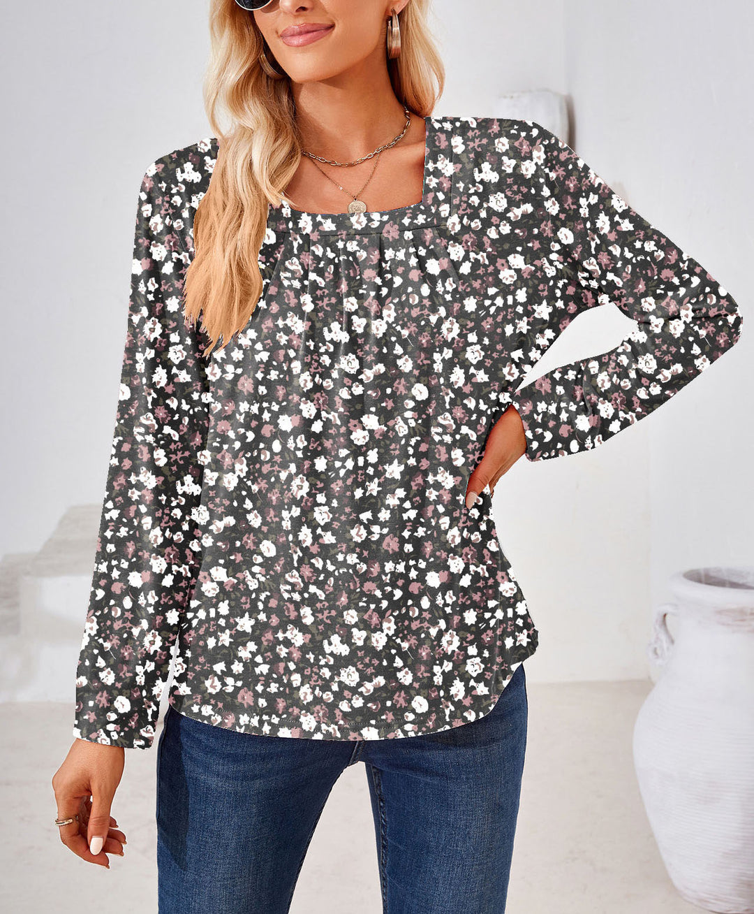 Blouse for women with floral jacquard pattern and loose fit Lune London