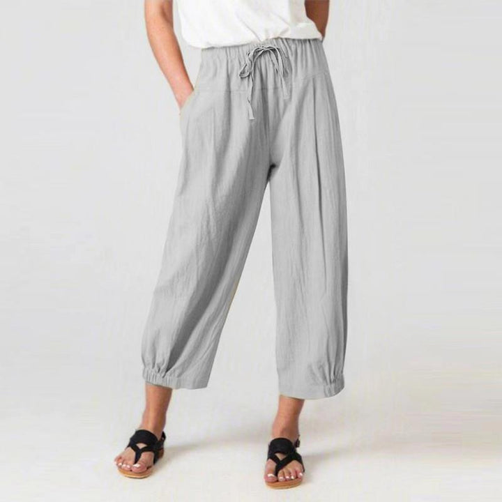 Light and comfortable summer pants for women with elastic and ankle length Lune London