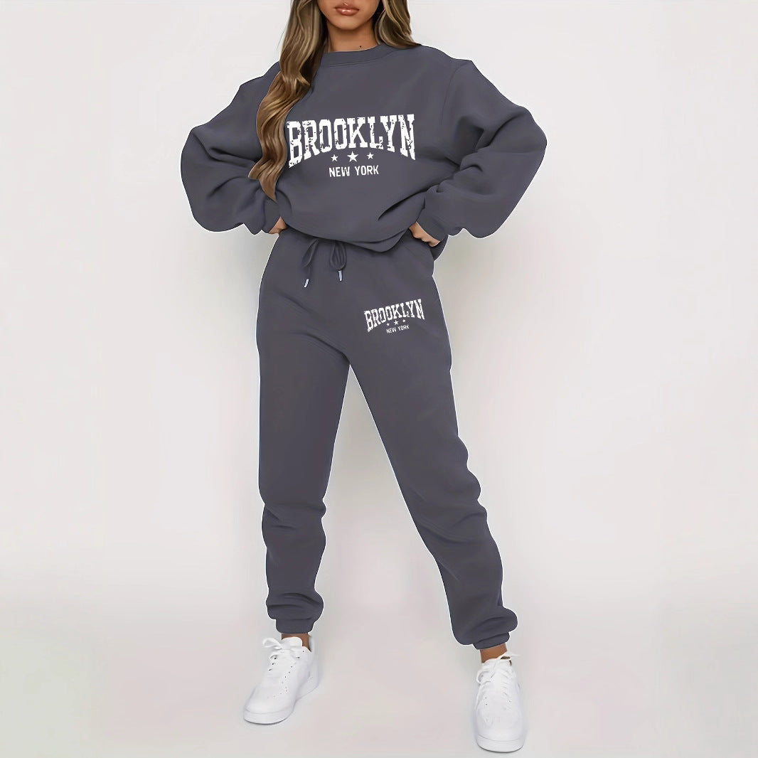 Women's hoodie and jogger set with urban Brooklyn design Chic & Stil