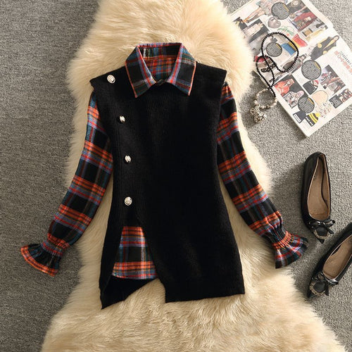Knitted vest for women with an elegant V-neck and Lune London button details