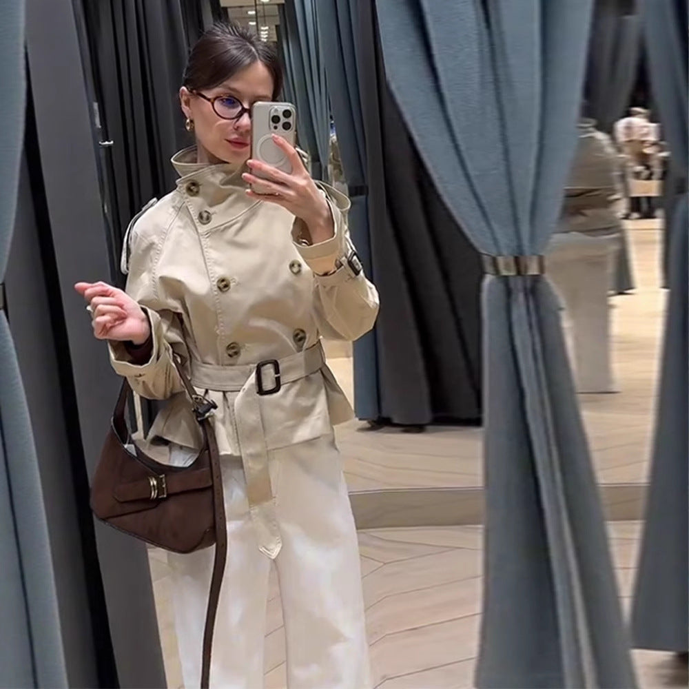 Ladies trendy short jacket in modern trench-coat style with wide collar and belt at the waist Lune London