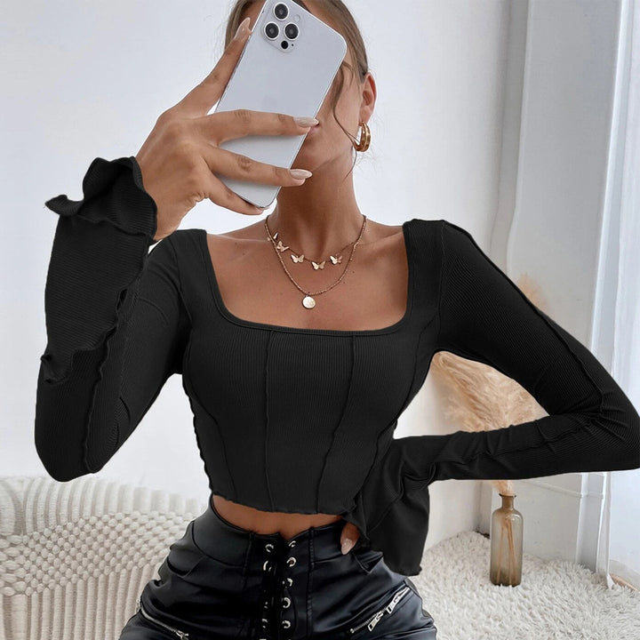 Chic & Stil Women's Short Top Couture with Square Neckline and Long Sleeves